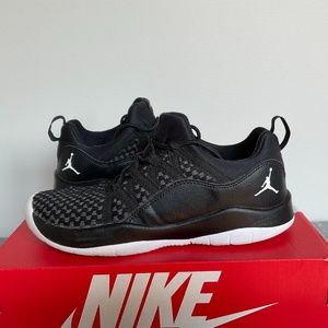 Nike Air Jordan Deca Fly Basketball Shoes SZ 2.5Y